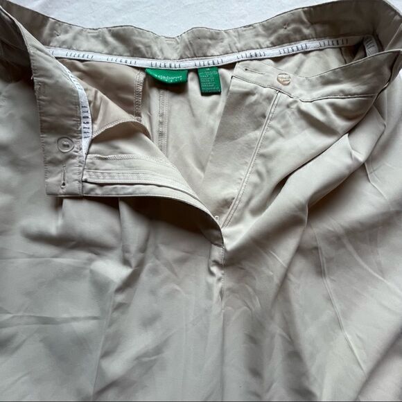 Liz Claiborne Golf bermuda shorts Stone Size 16 belt loops 3 pockets light wt. - Picture 6 of 9